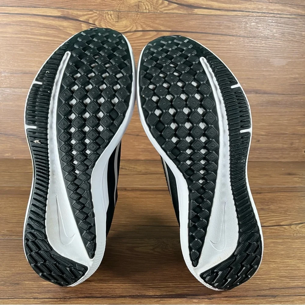 Nike Air Zoom Winflo 10 Running Shoes Men’s Size‎ 9.5 Athletic Sneakers
